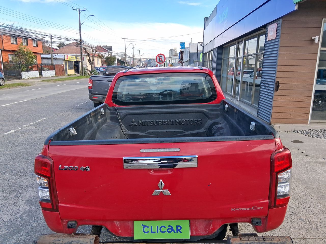 Mitsubishi L200 — foto 15 de 27