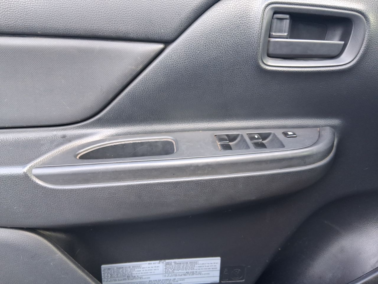 Mitsubishi L200 — foto 16 de 27