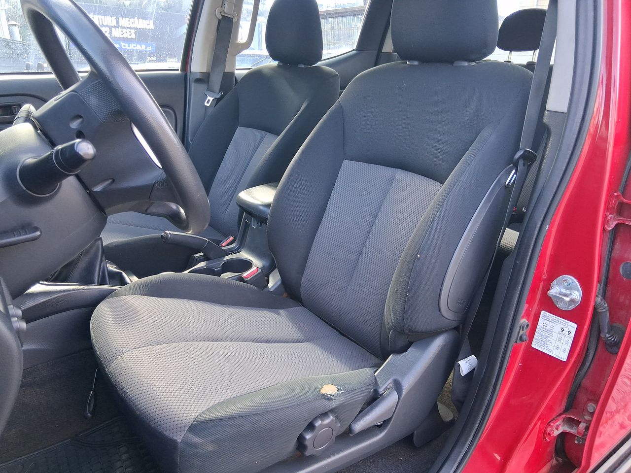 Mitsubishi L200 — foto 18 de 27