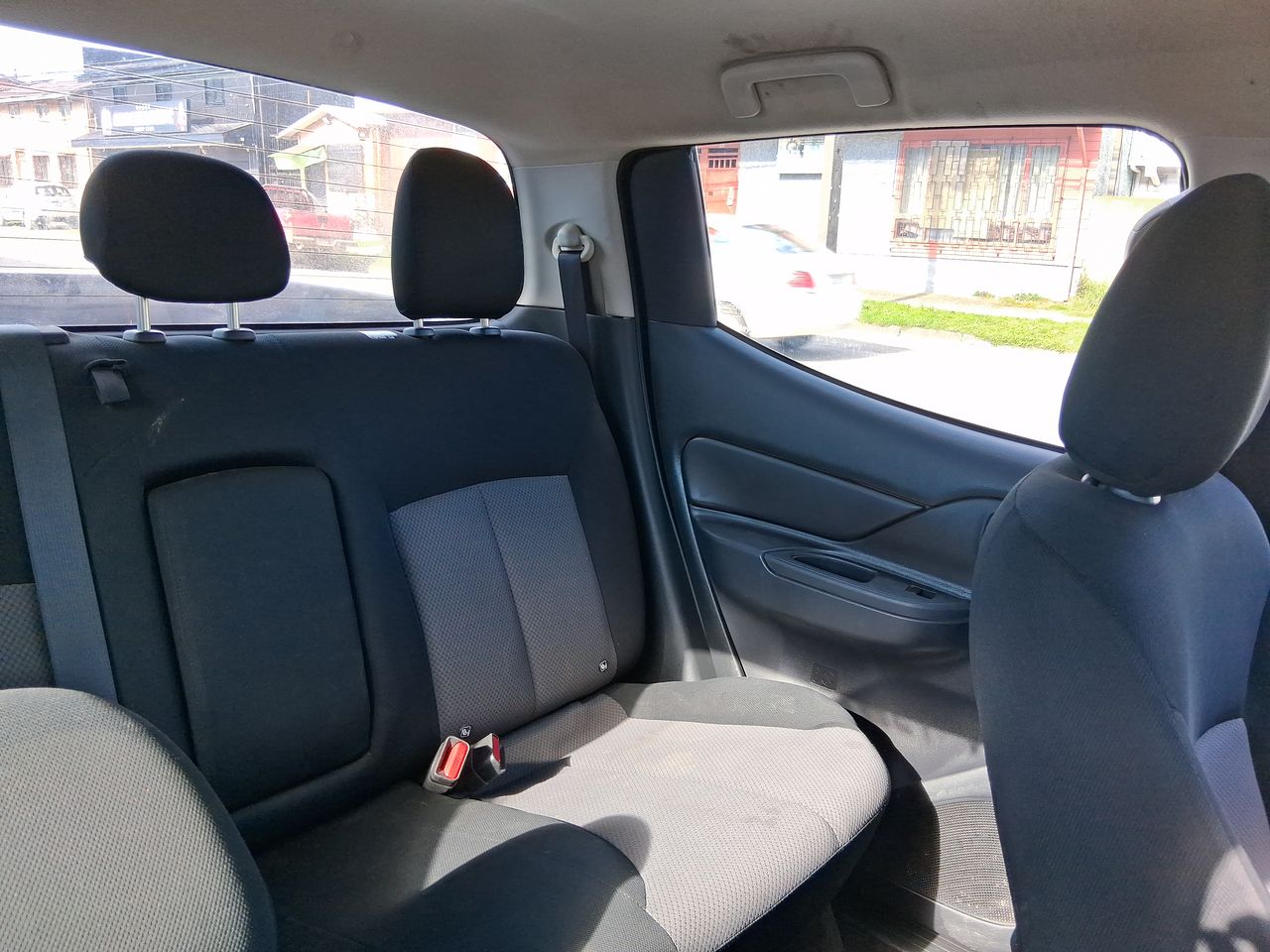 Mitsubishi L200 — foto 5 de 27