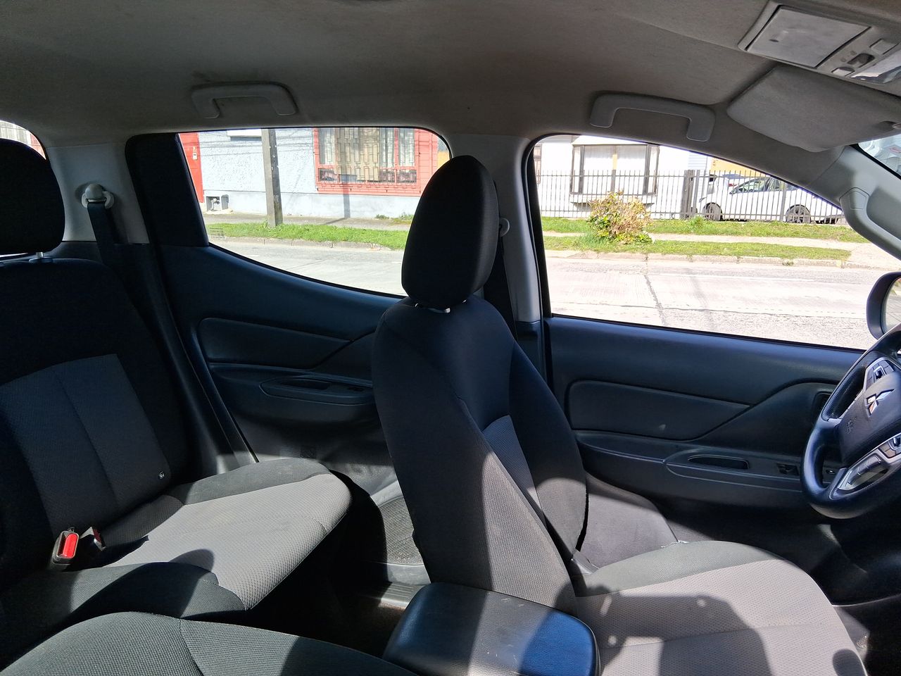 Mitsubishi L200 — foto 6 de 27