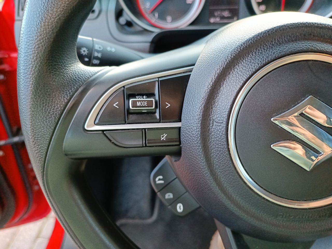 SUZUKI - 26