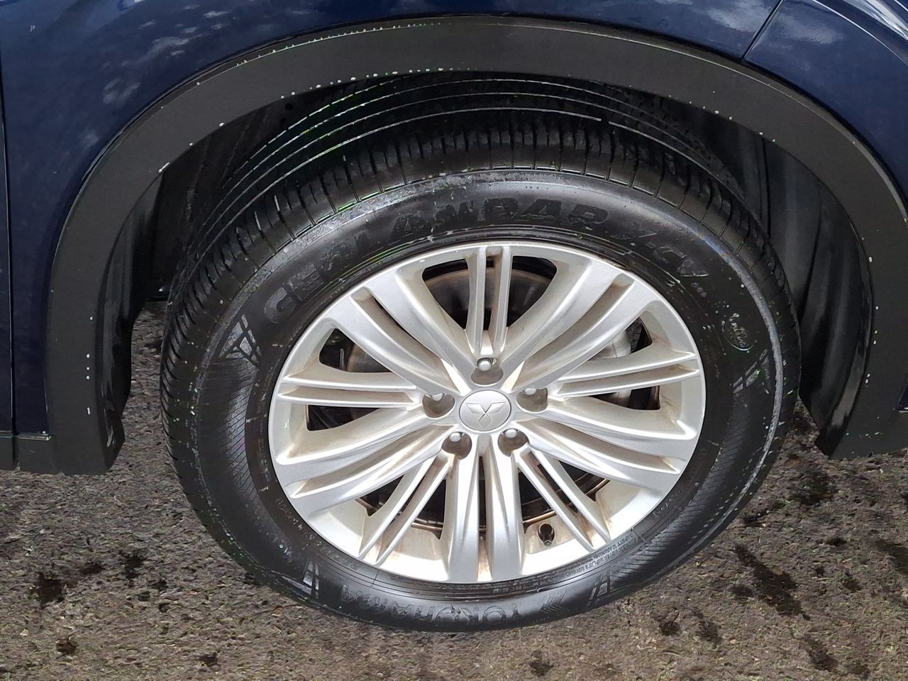 Mitsubishi Outlander — foto 18 de 36
