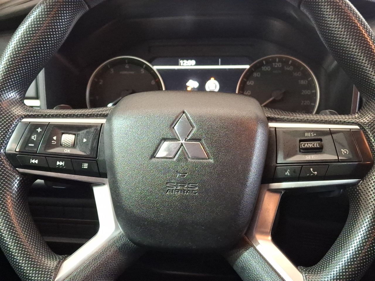 Mitsubishi Outlander — foto 27 de 36