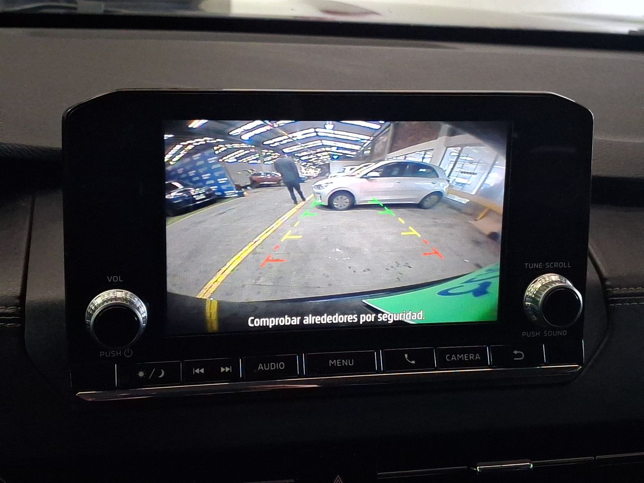 Mitsubishi Outlander — foto 30 de 36