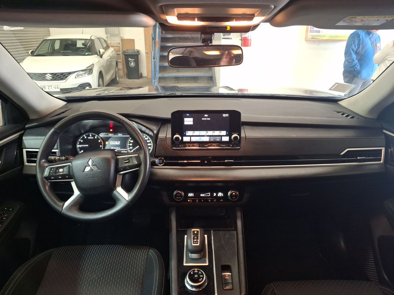 Mitsubishi Outlander — foto 33 de 36