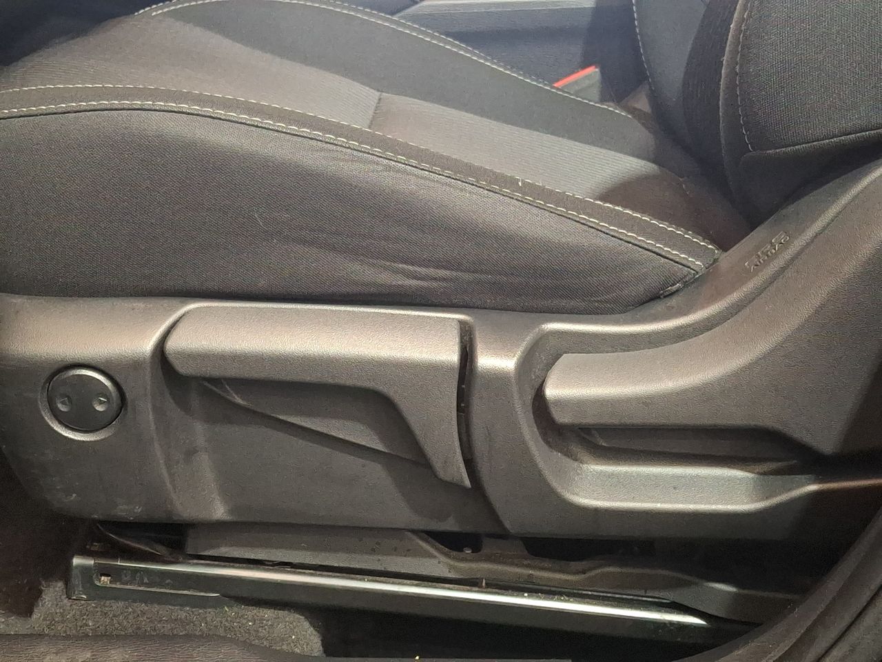 Mitsubishi Outlander — foto 24 de 36