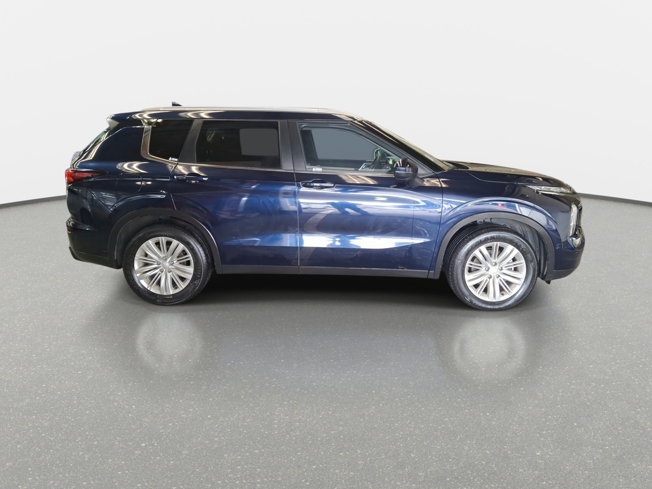 Mitsubishi Outlander — foto 9 de 36