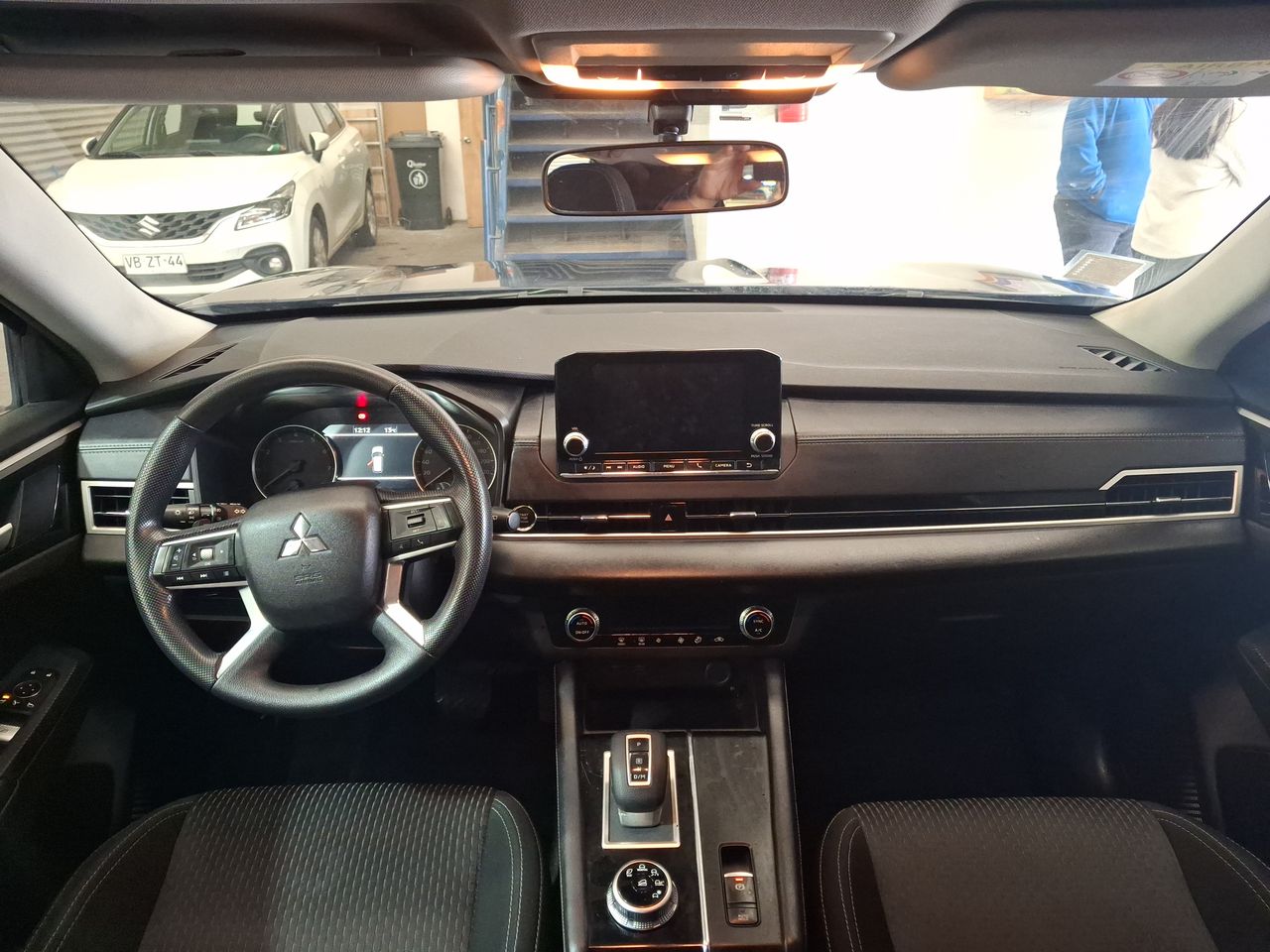 Mitsubishi Outlander — foto 10 de 36
