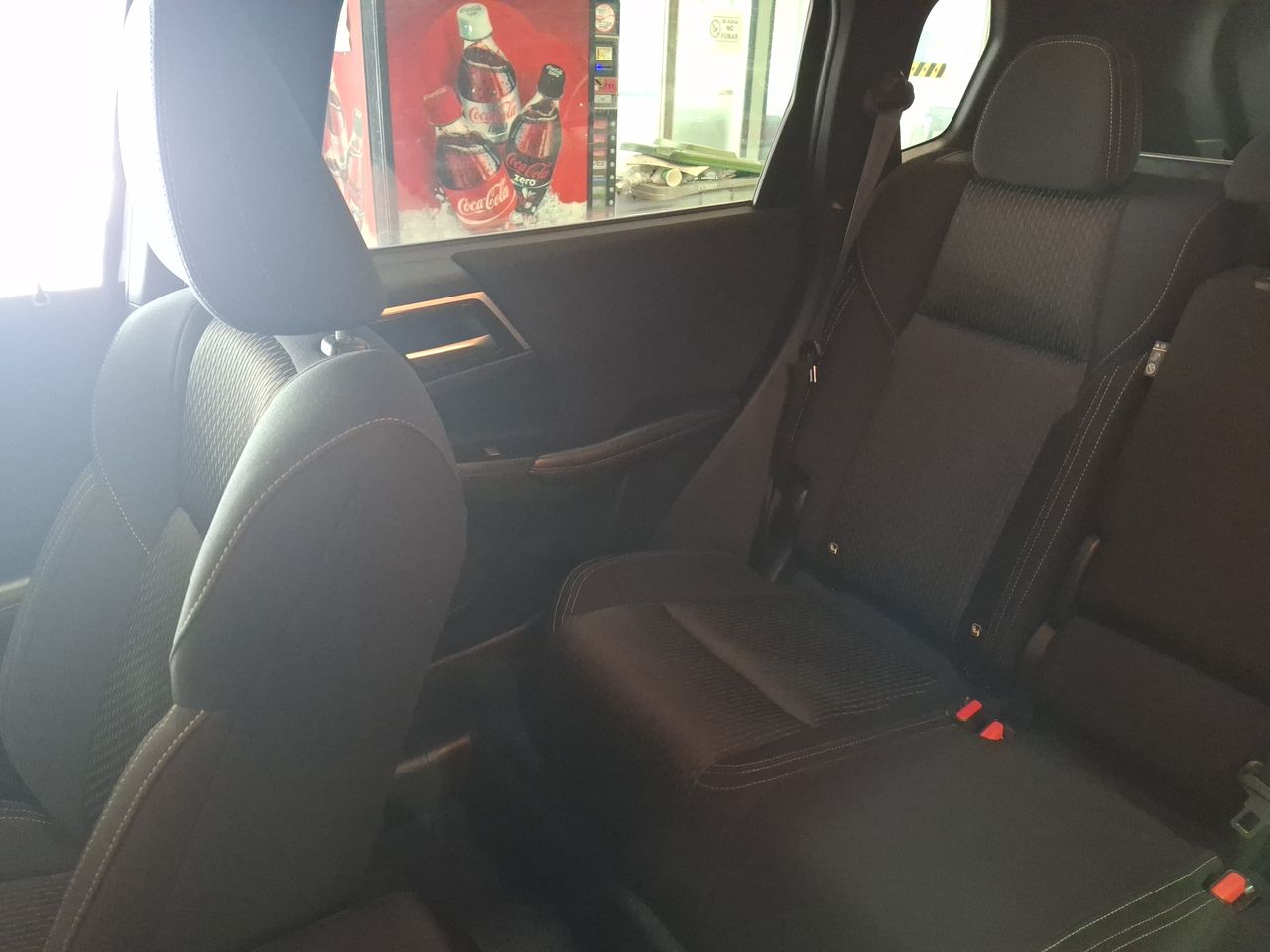Mitsubishi Outlander — foto 13 de 36