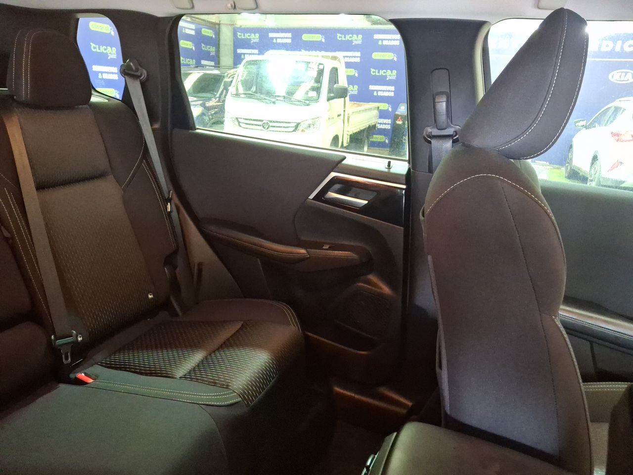 Mitsubishi Outlander — foto 15 de 36