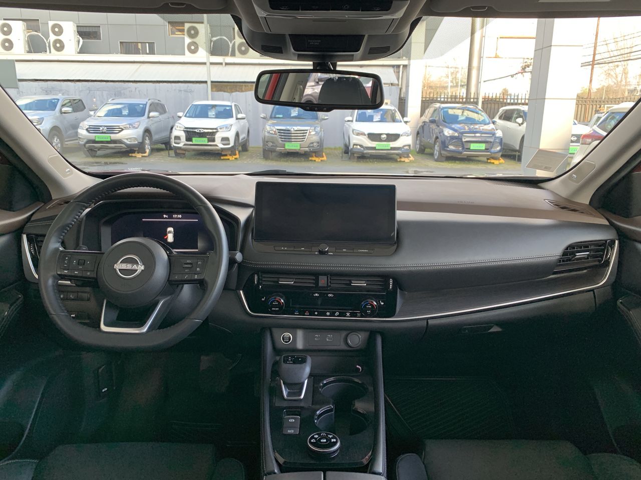 NISSAN - 33
