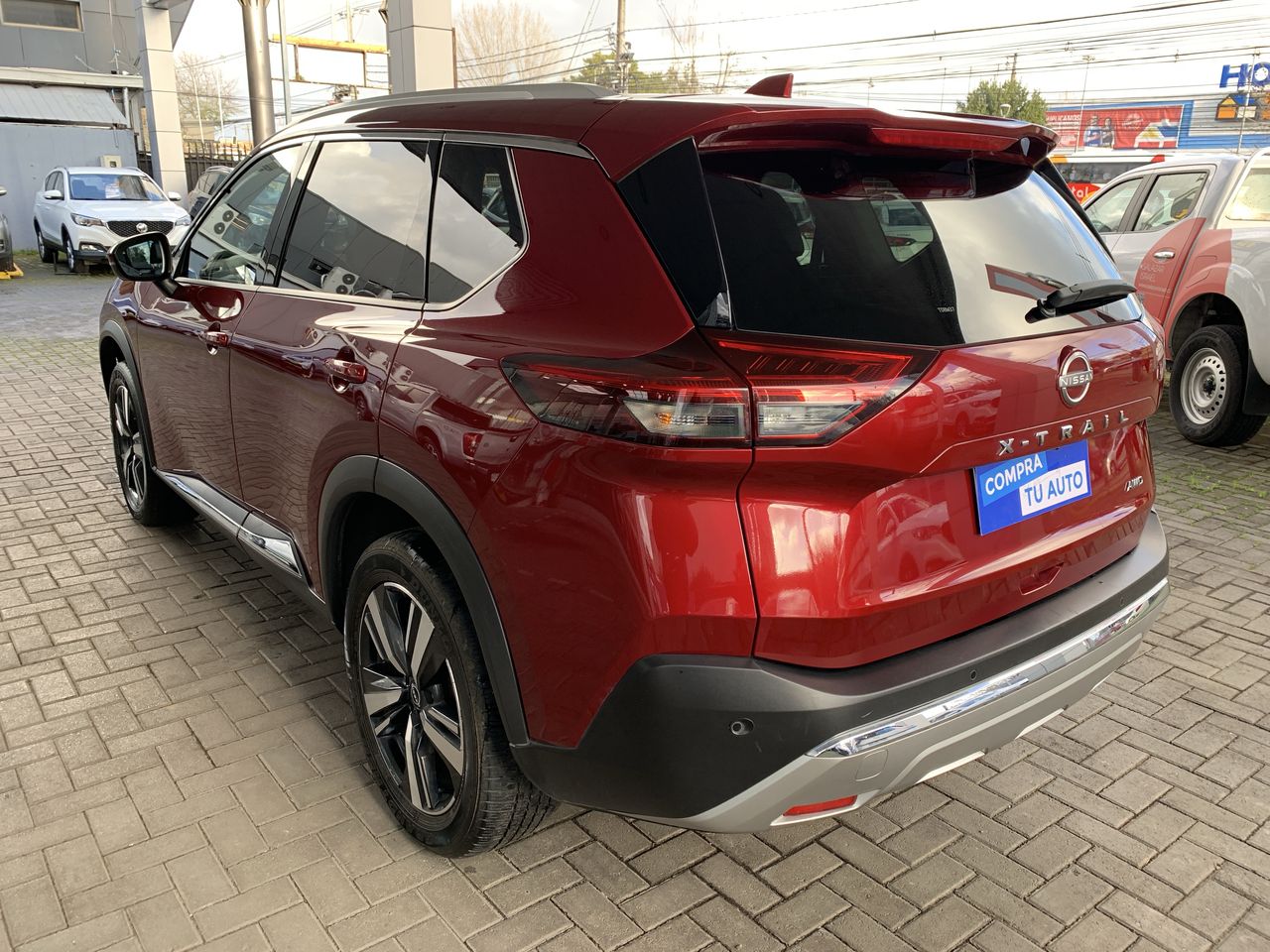NISSAN - 5