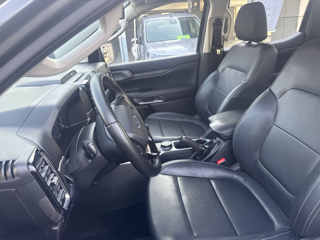 SsangYong Rexton — foto 2 de 30