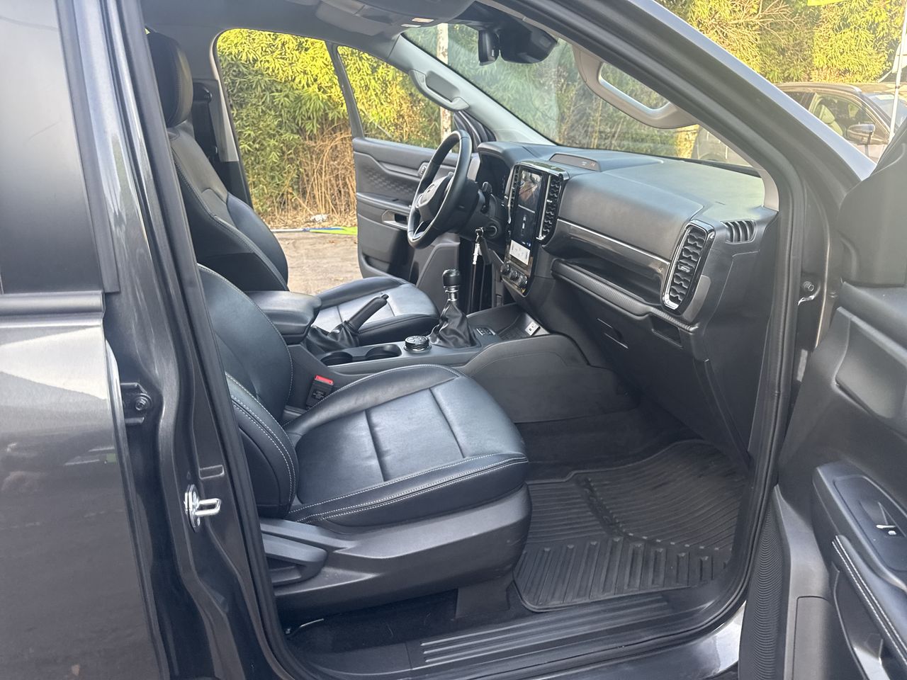 SsangYong Rexton — foto 3 de 30