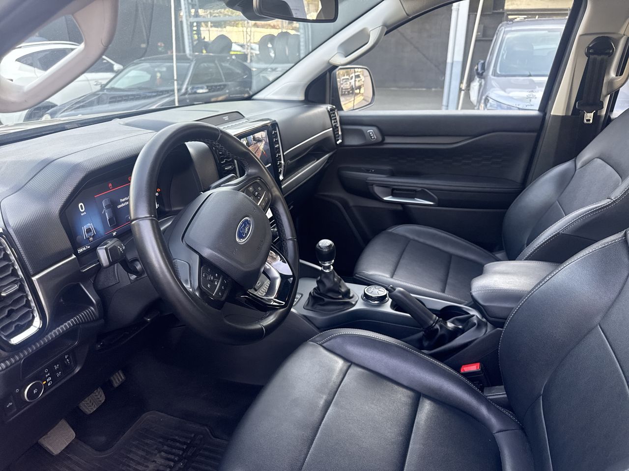 SsangYong Rexton — foto 7 de 30