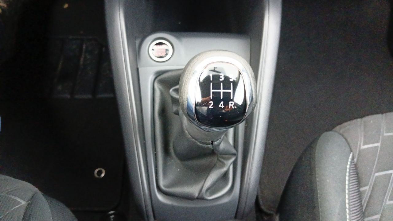 NISSAN - 22