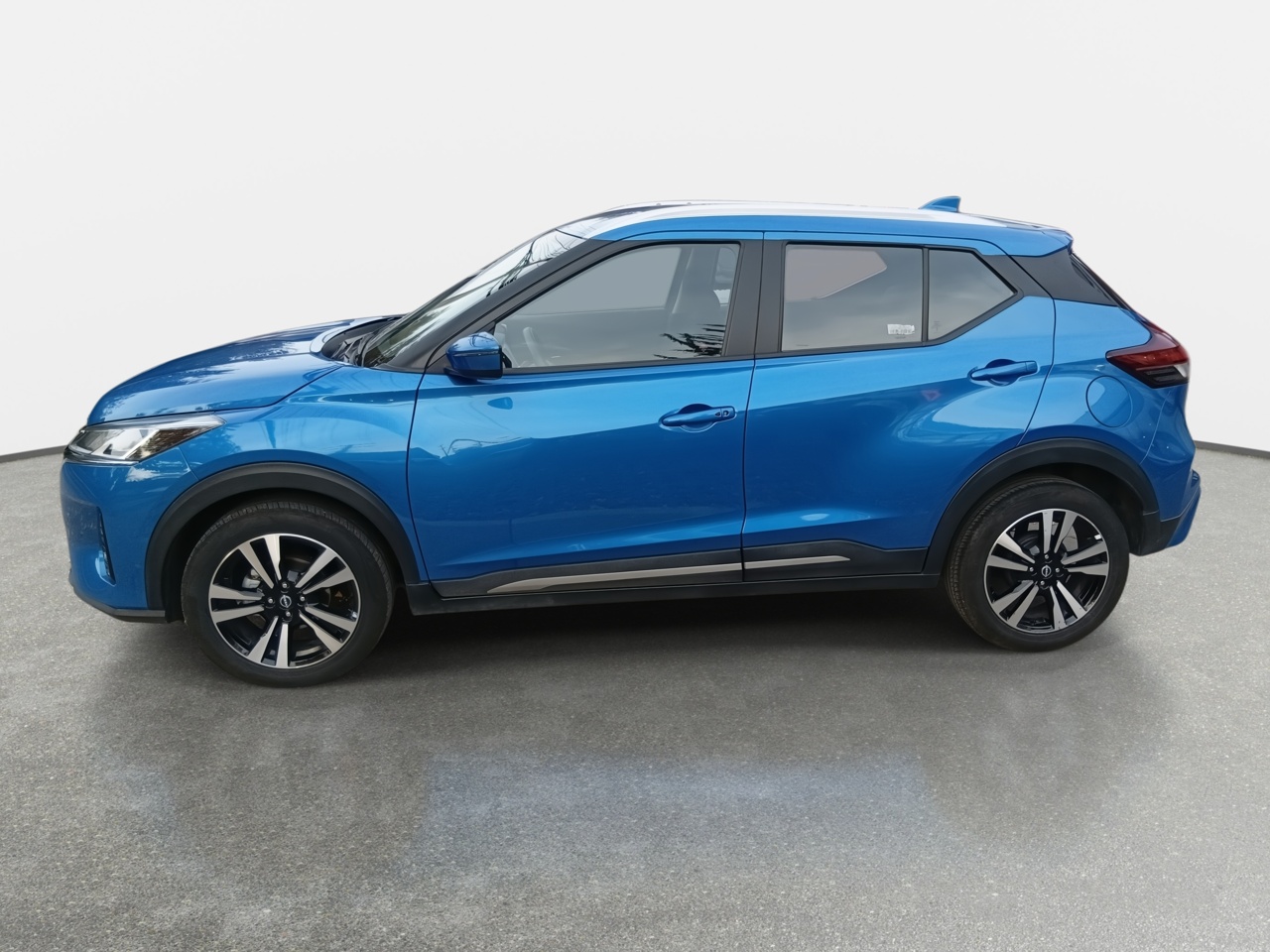 NISSAN - 4