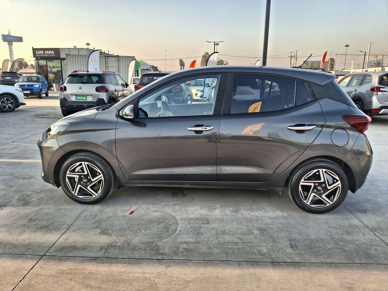 HYUNDAI - 4