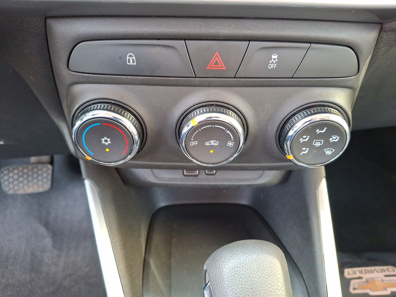 Chevrolet Montana — foto 30 de 35
