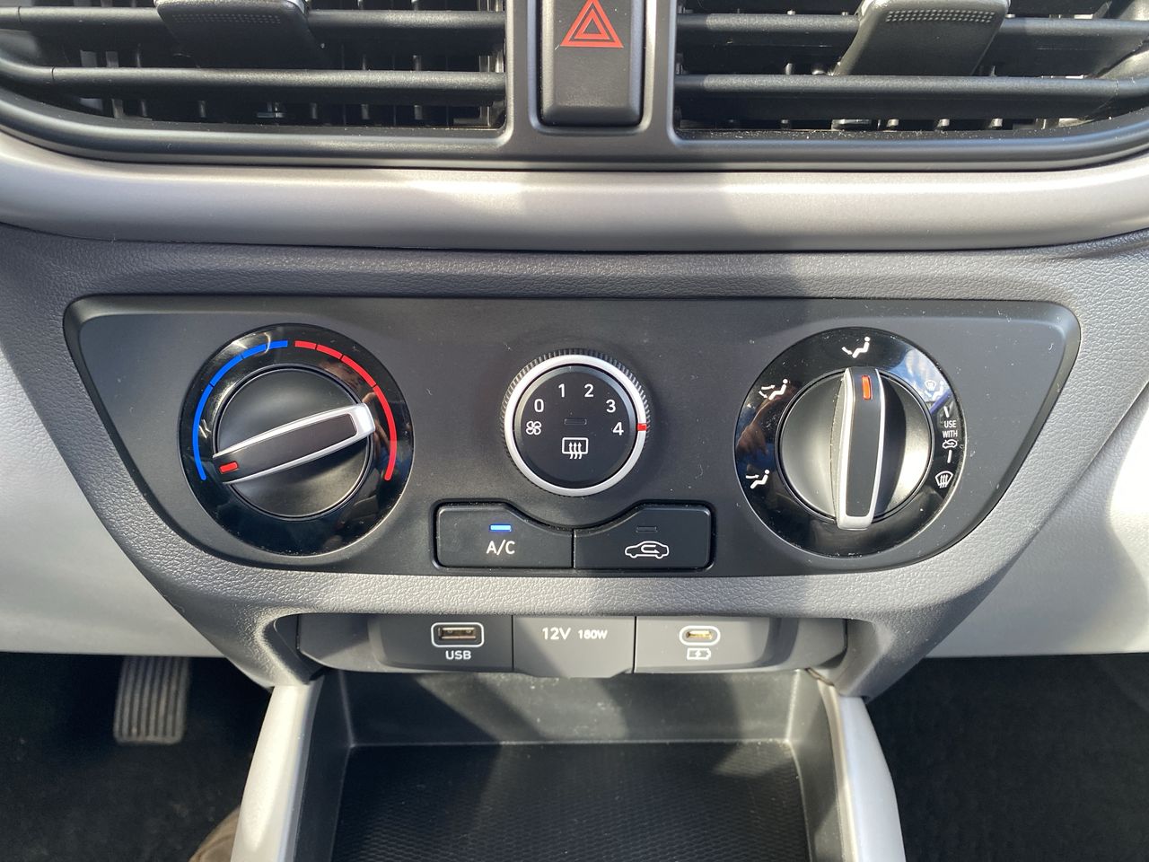 HYUNDAI - 29