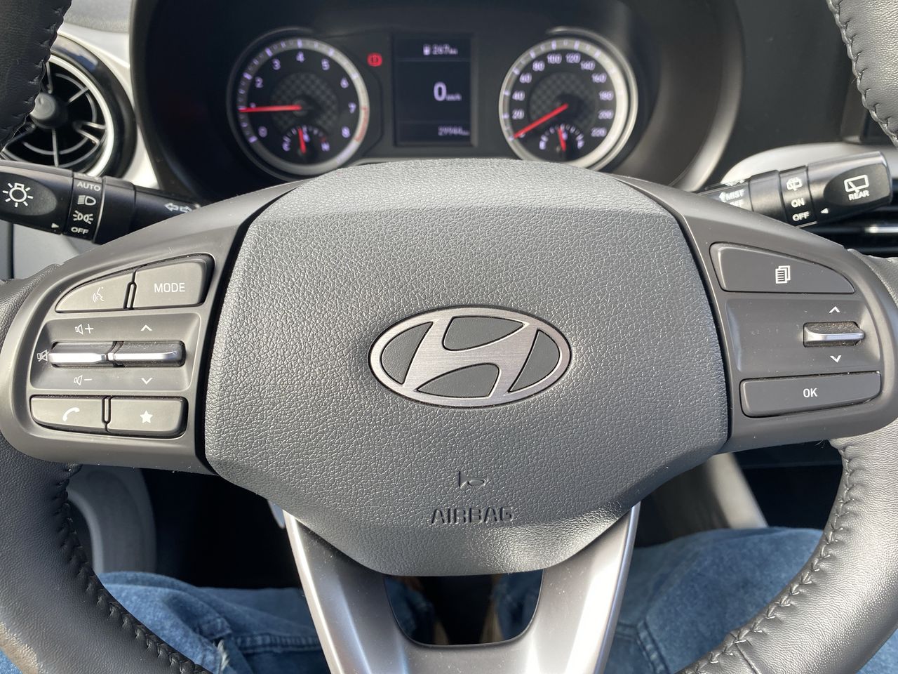 HYUNDAI - 25