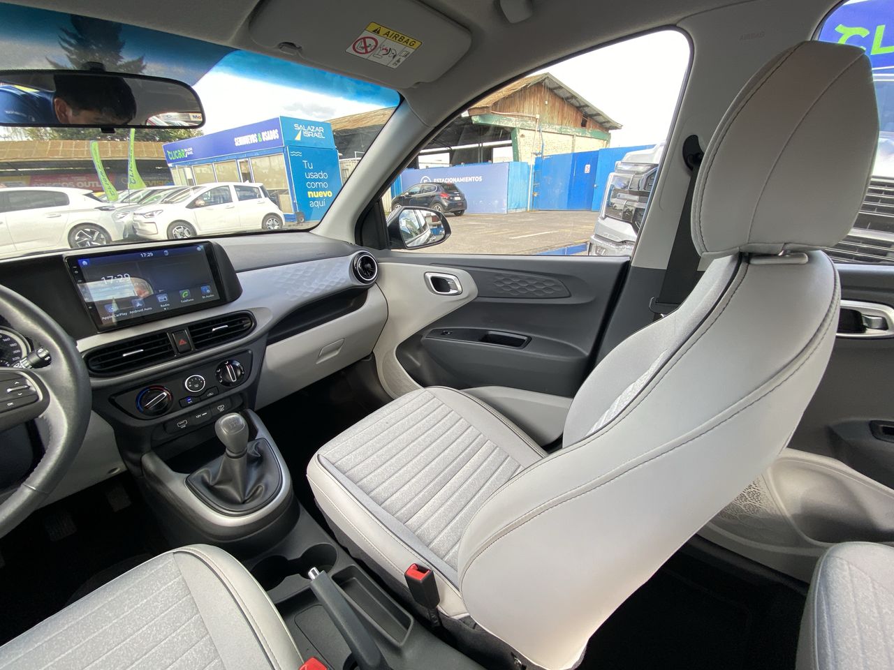 HYUNDAI - 10