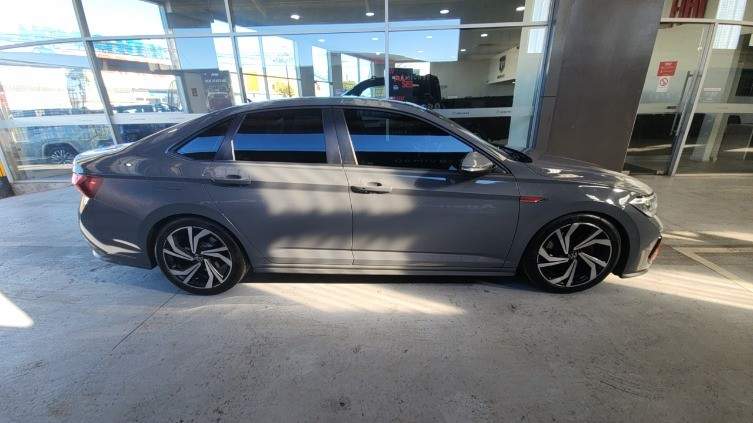 VOLKSWAGEN - 2