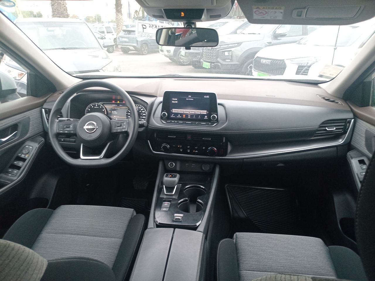 Nissan X-Trail — foto 10 de 36
