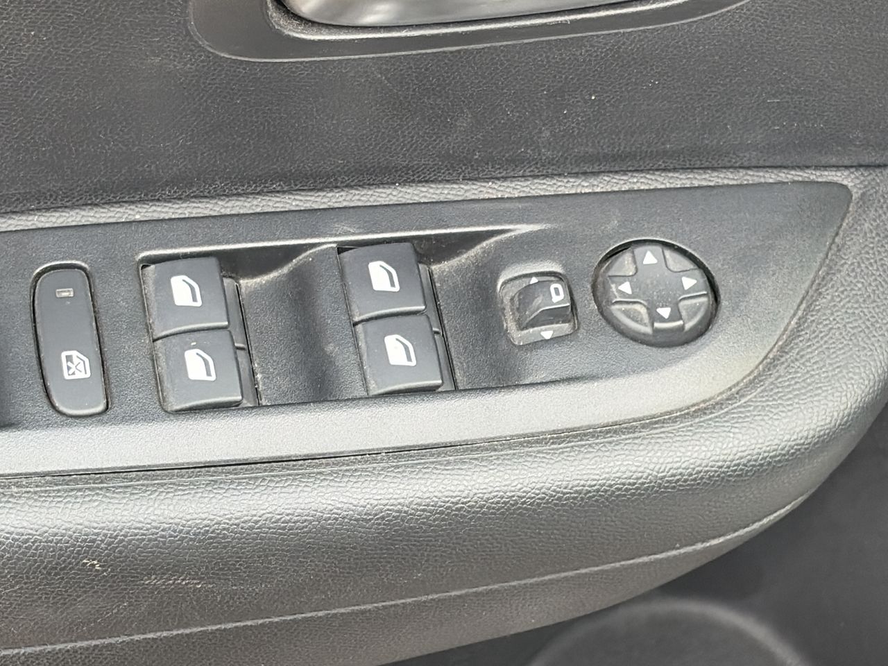PEUGEOT - 12