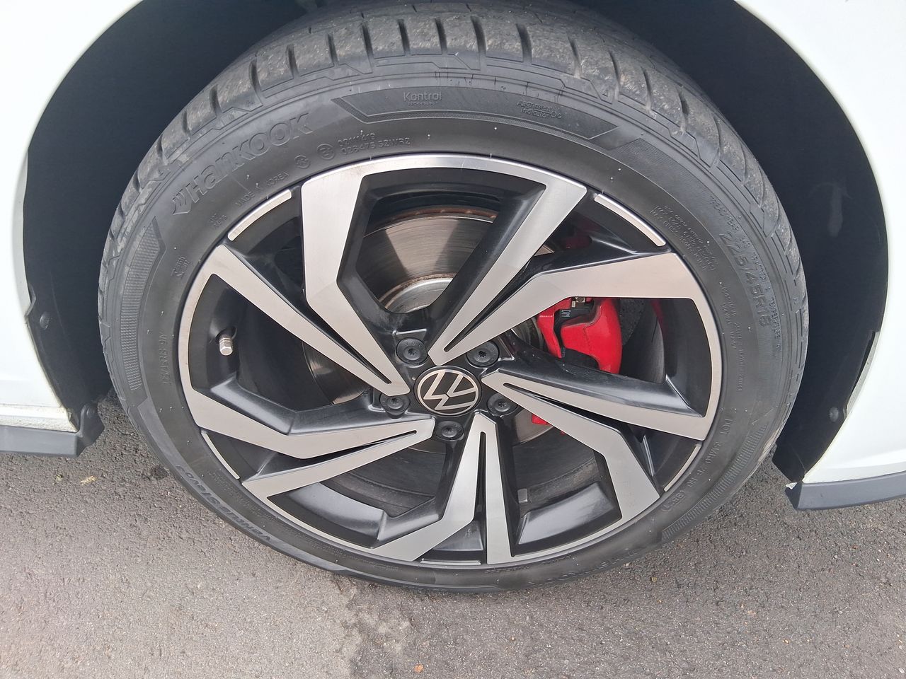 VOLKSWAGEN - 17