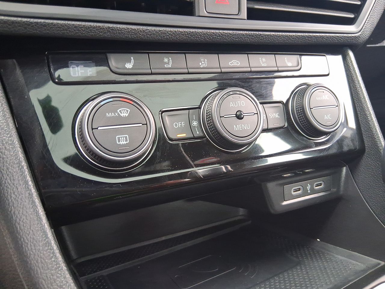 VOLKSWAGEN - 31