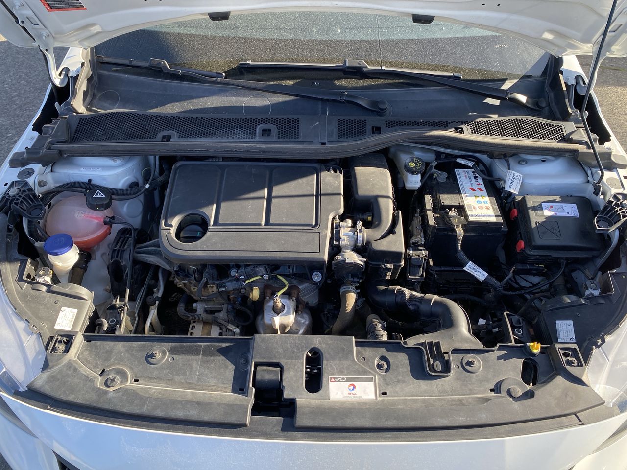Peugeot 208 — foto 19 de 37