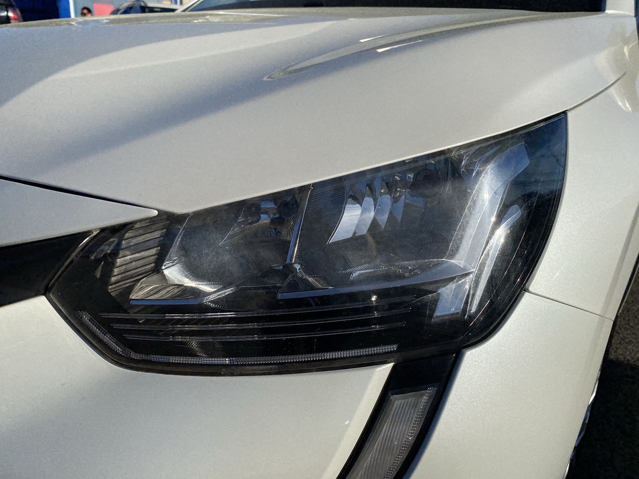 Peugeot 208 — foto 20 de 37