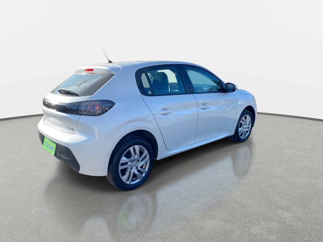 Peugeot 208 — foto 8 de 37