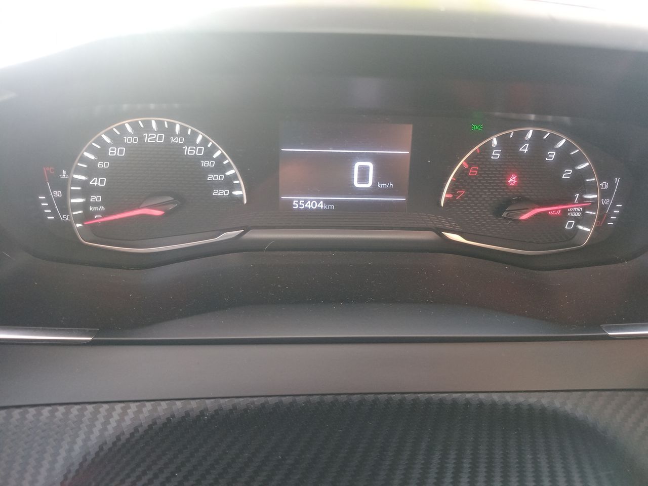 Peugeot 2008 — foto 26 de 34