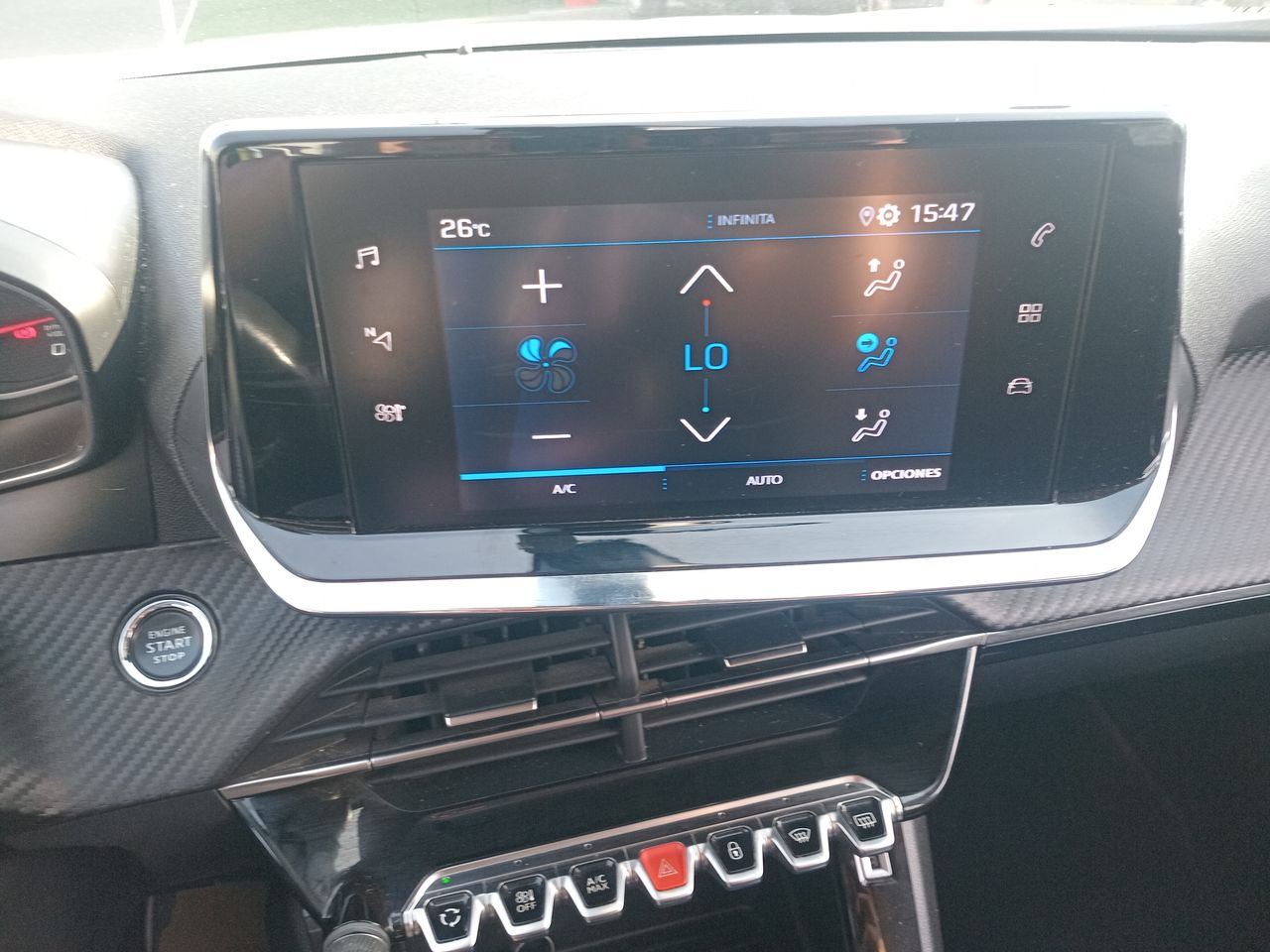 Peugeot 2008 — foto 29 de 34