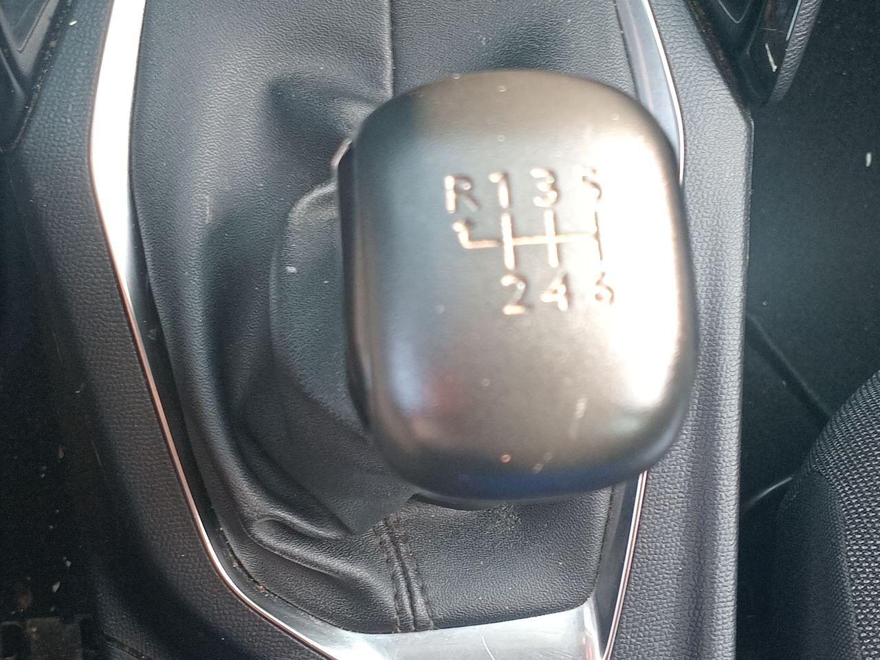 Peugeot 2008 — foto 30 de 34