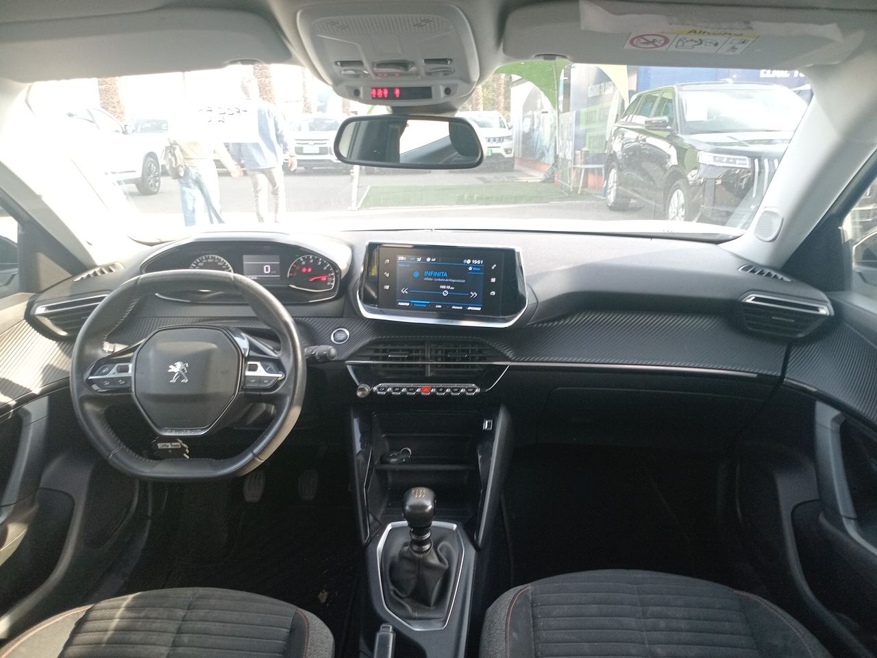Peugeot 2008 — foto 31 de 34