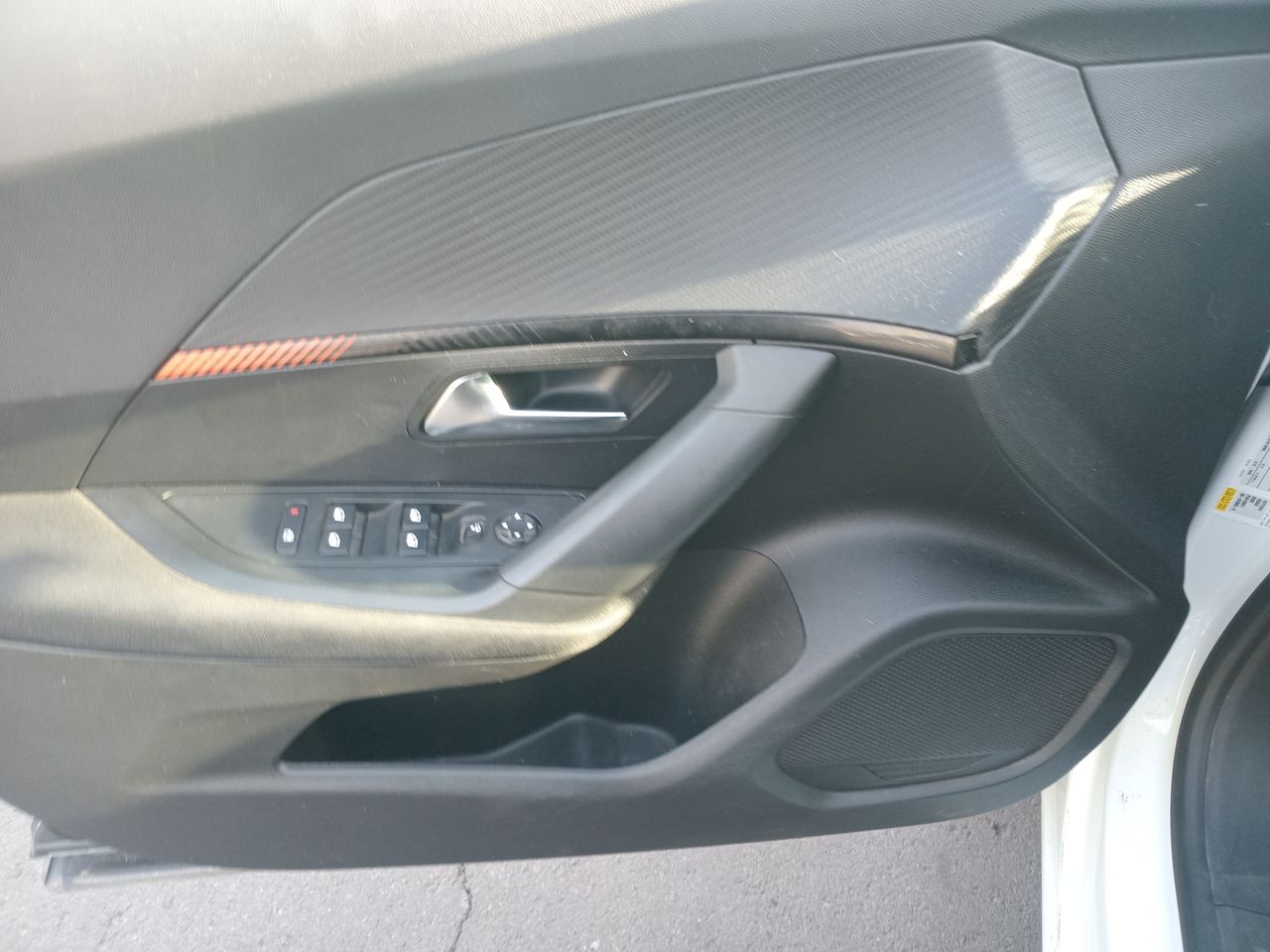 Peugeot 2008 — foto 21 de 34