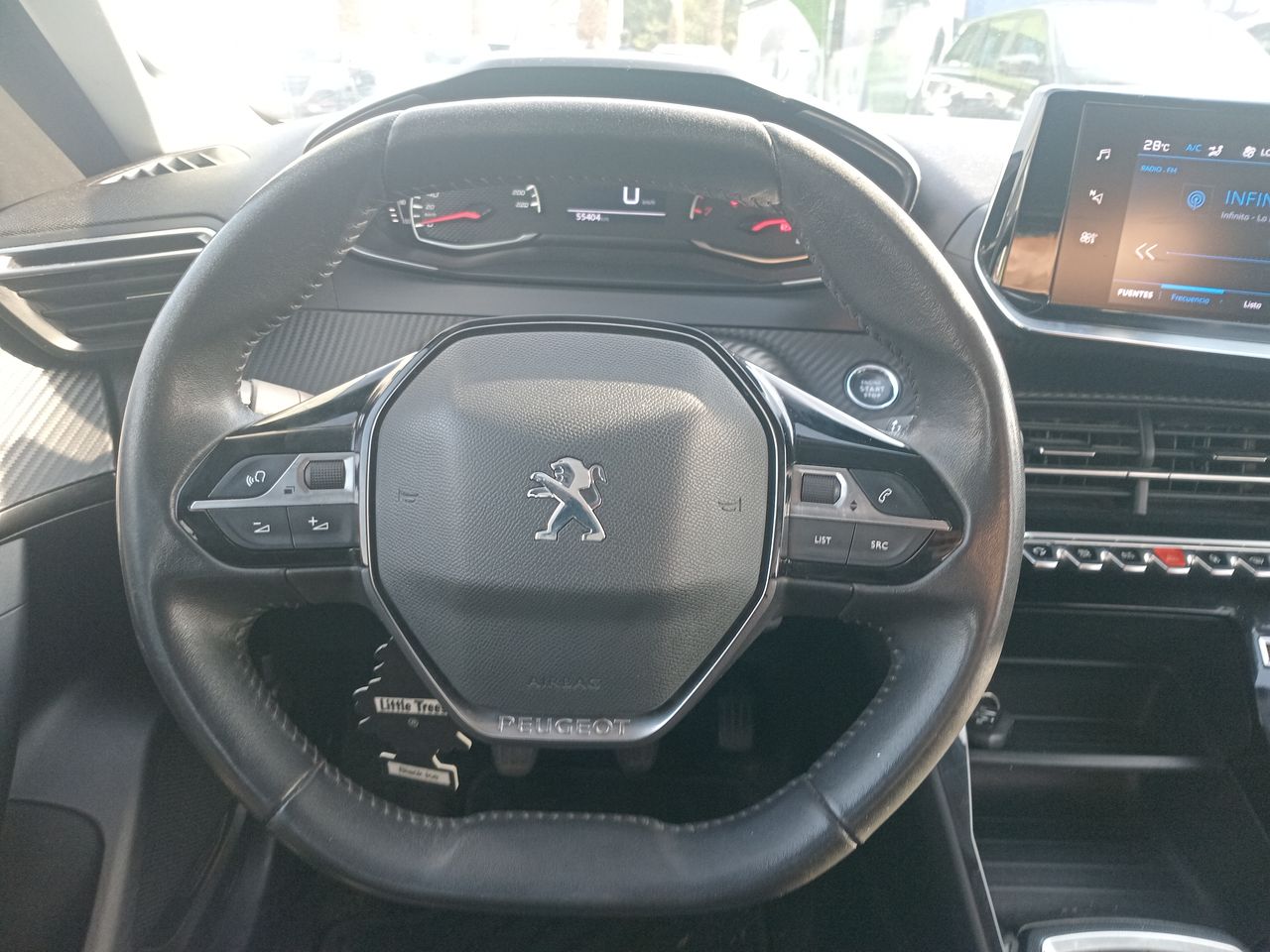 Peugeot 2008 — foto 24 de 34