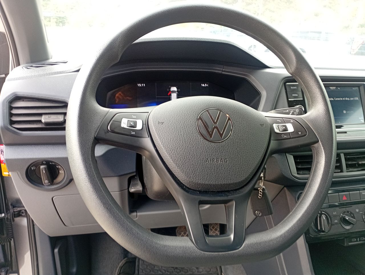 Volkswagen T-Cross — foto 11 de 18