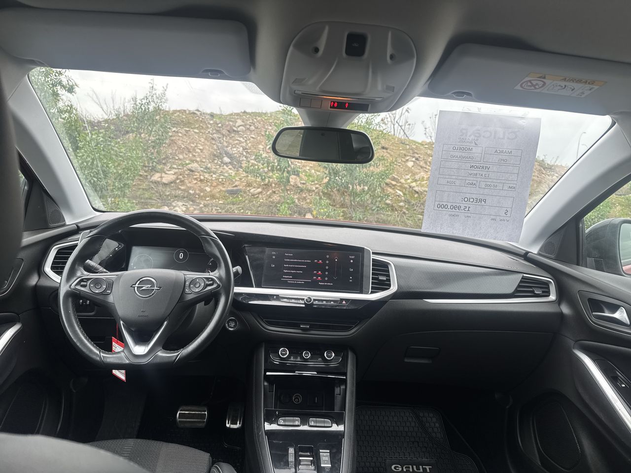 Opel Grandland — foto 18 de 18