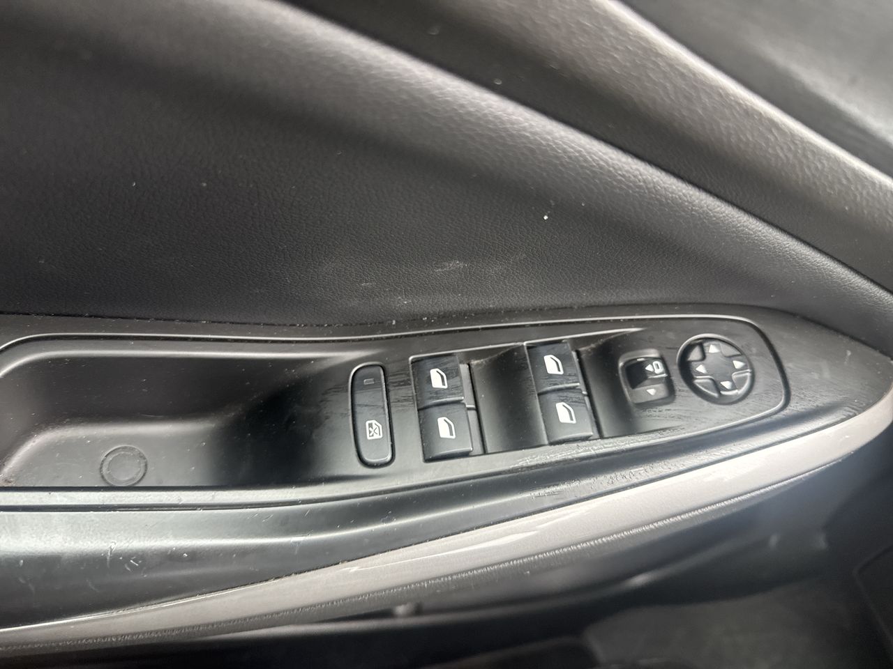 Opel Grandland — foto 12 de 18