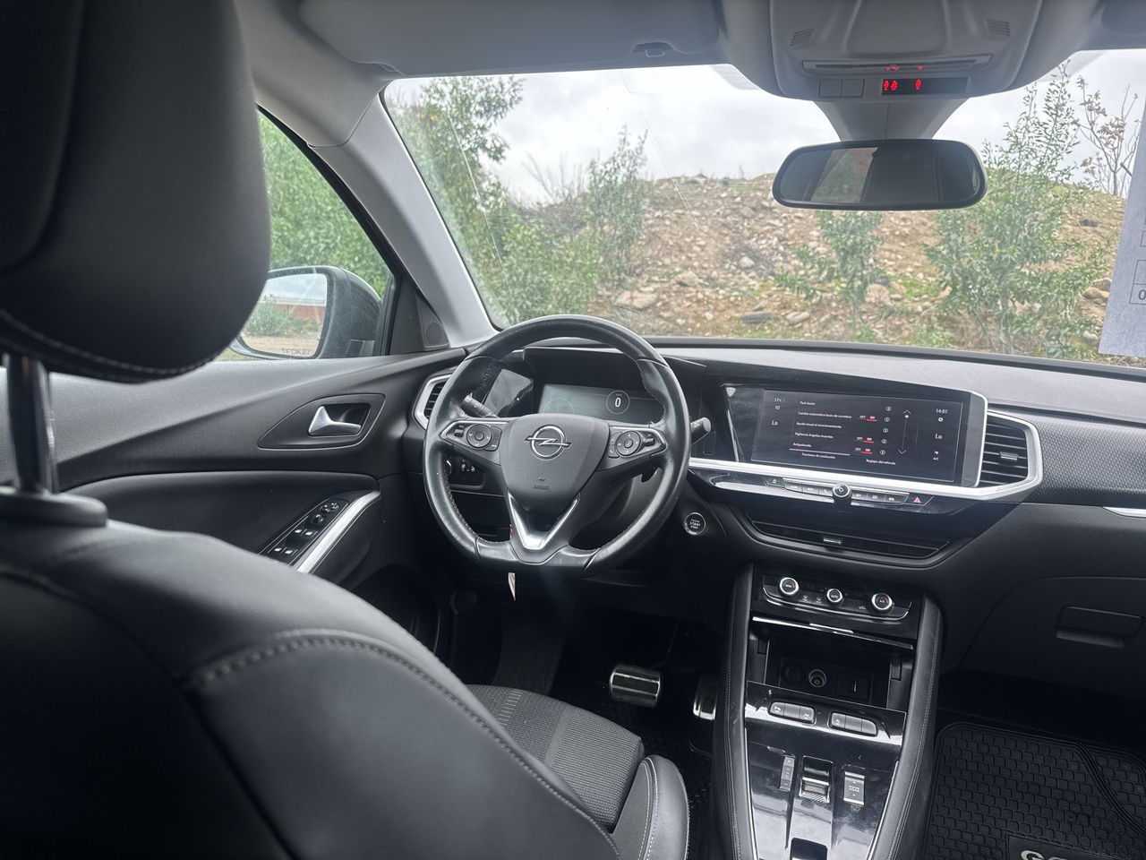 Opel Grandland — foto 7 de 18
