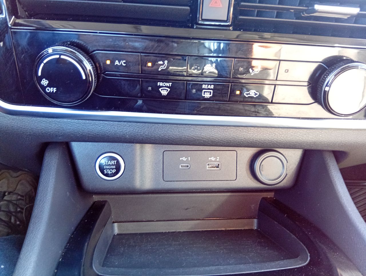 NISSAN - 27