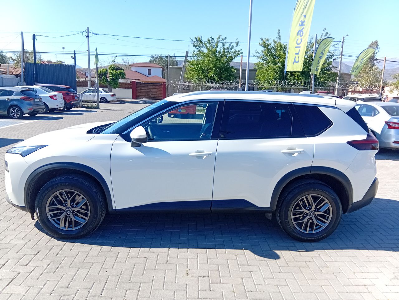 NISSAN - 4