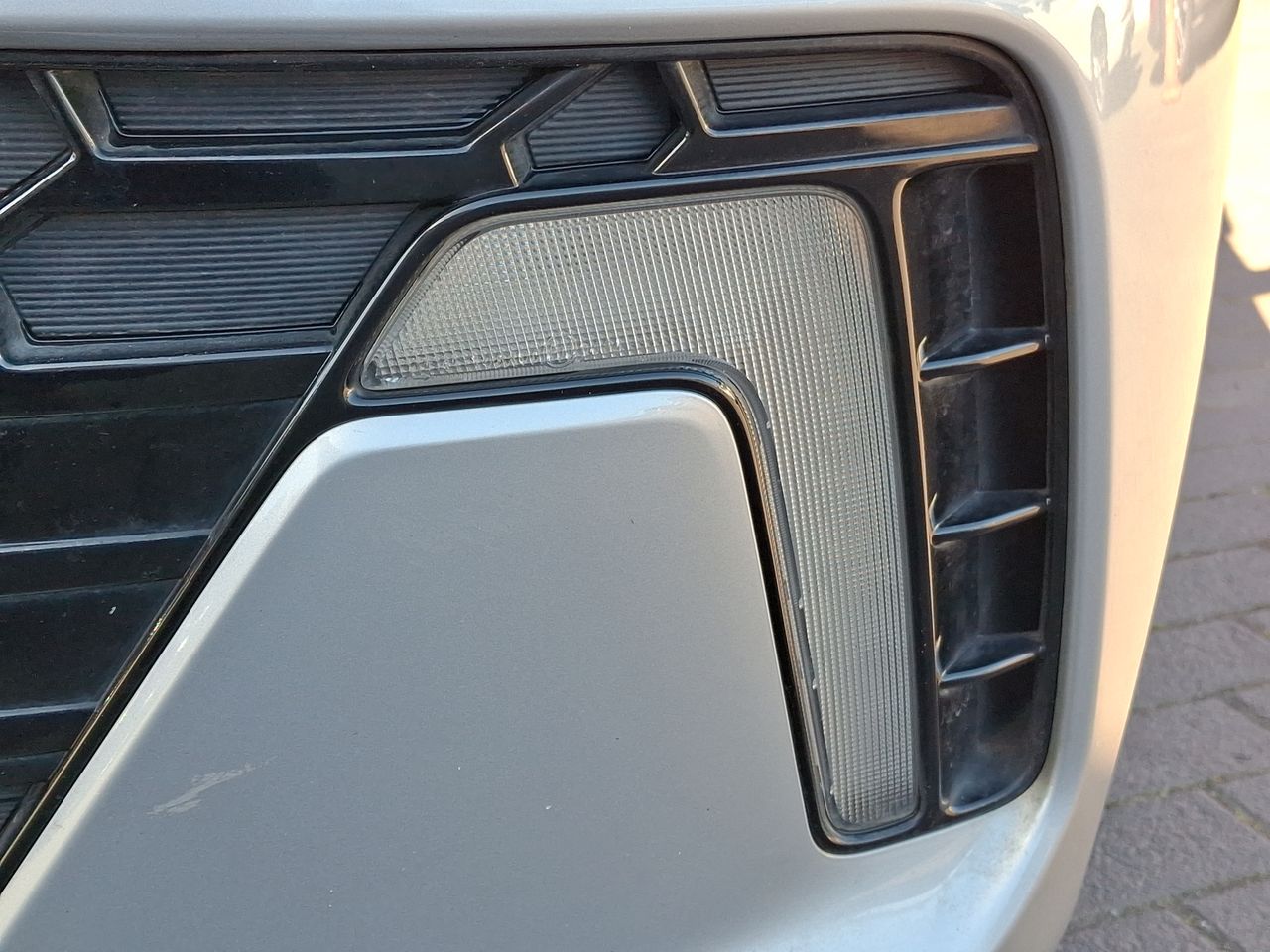 HYUNDAI - 20