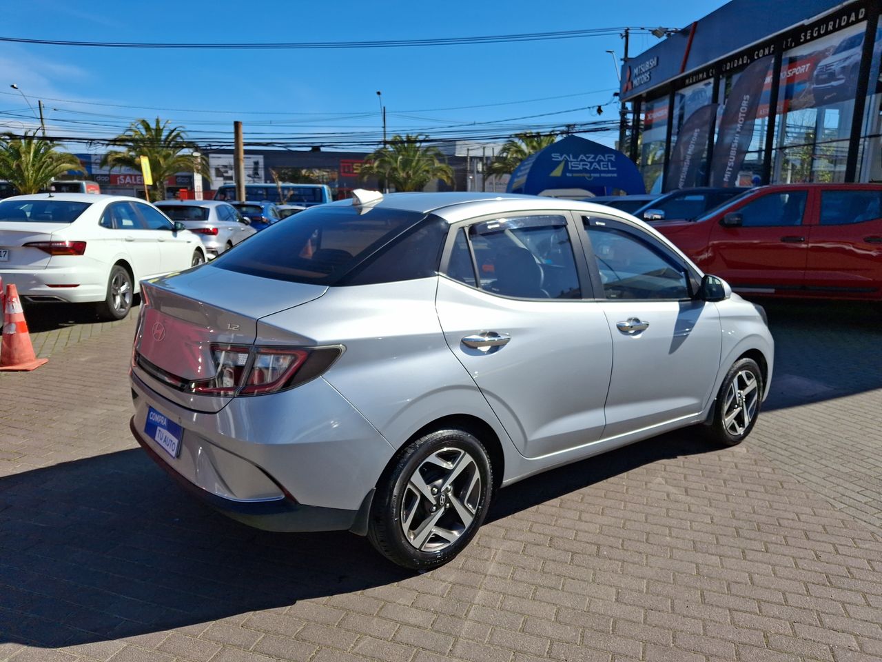 HYUNDAI - 7