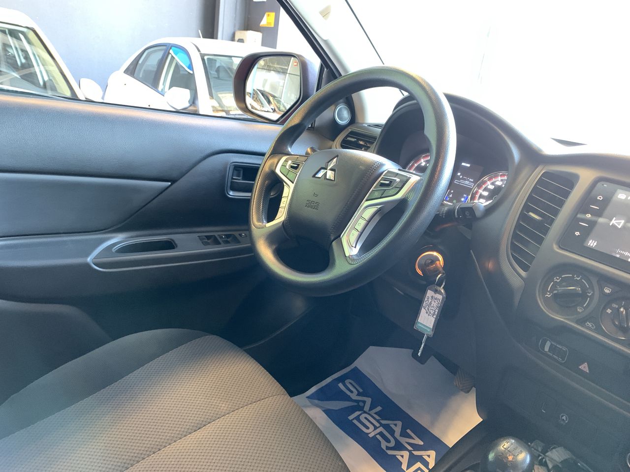 MITSUBISHI - 15
